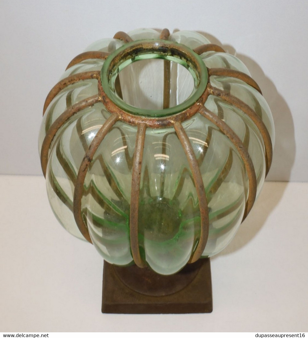 *JOLI VASE VERRE En CAGE VERRE VERT ET METAL ROUILLE COLLECTION Déco XXe  E - Vases