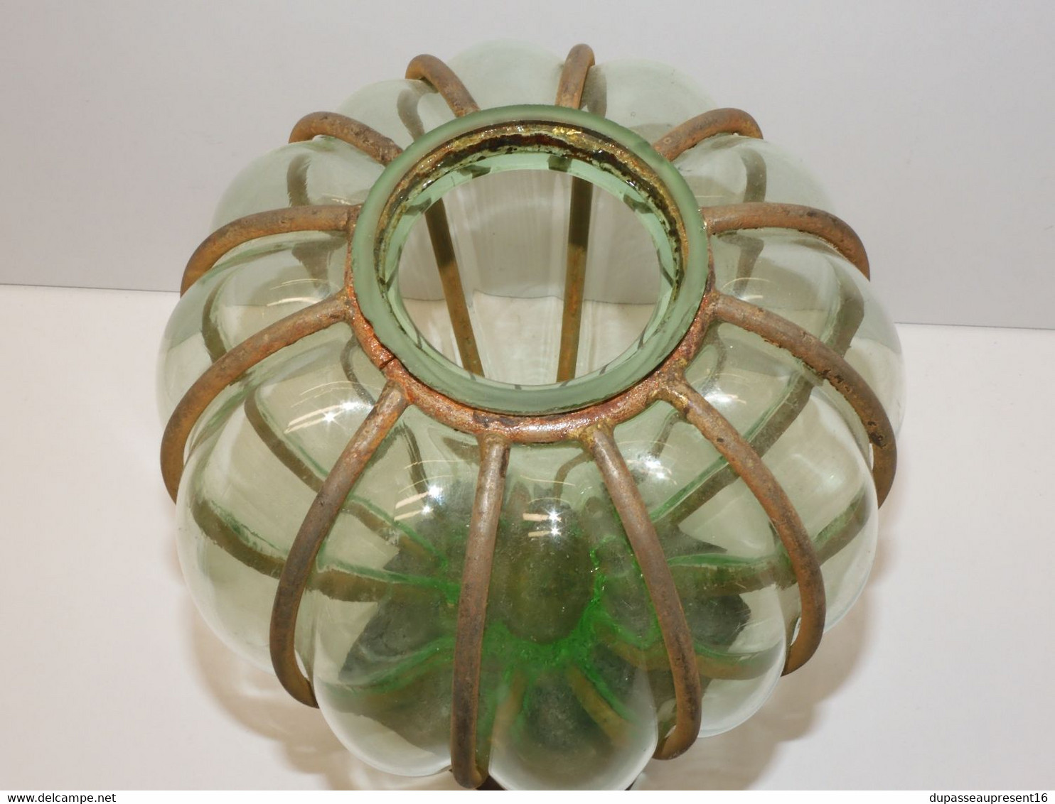 *JOLI VASE VERRE en CAGE VERRE VERT ET METAL ROUILLE COLLECTION Déco XXe  E