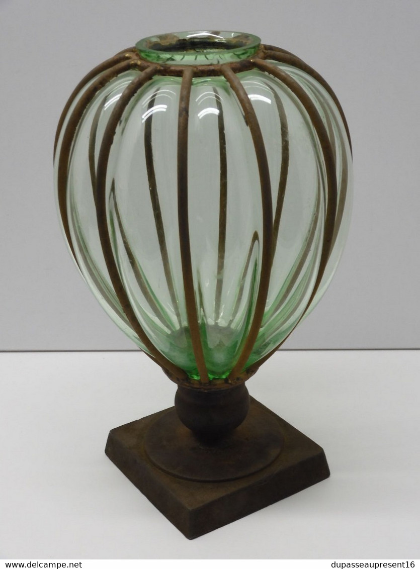 *JOLI VASE VERRE en CAGE VERRE VERT ET METAL ROUILLE COLLECTION Déco XXe  E