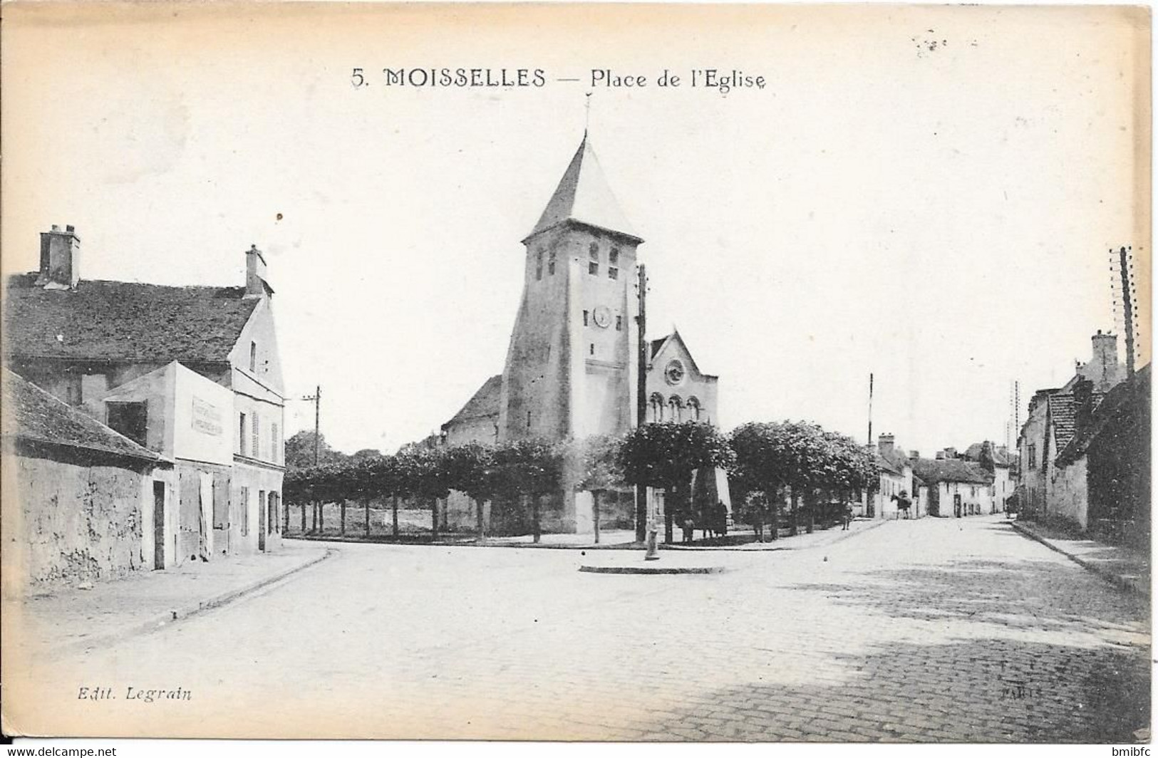 MOISSELLES - Place De L'Eglise - Moisselles