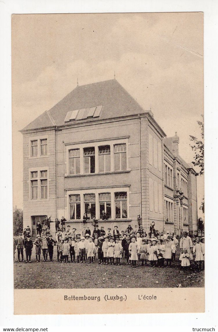 LUXEMBOURG - BETTEMBOURG - L'école   *P. Houstraas* - Bettemburg