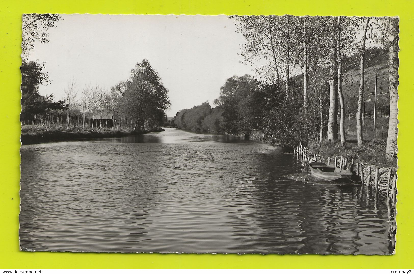 27 MARCILLY SUR EURE N°6 Paysage Sur L'Eure VOIR ZOOM Barque En 1950 - Marcilly-sur-Eure