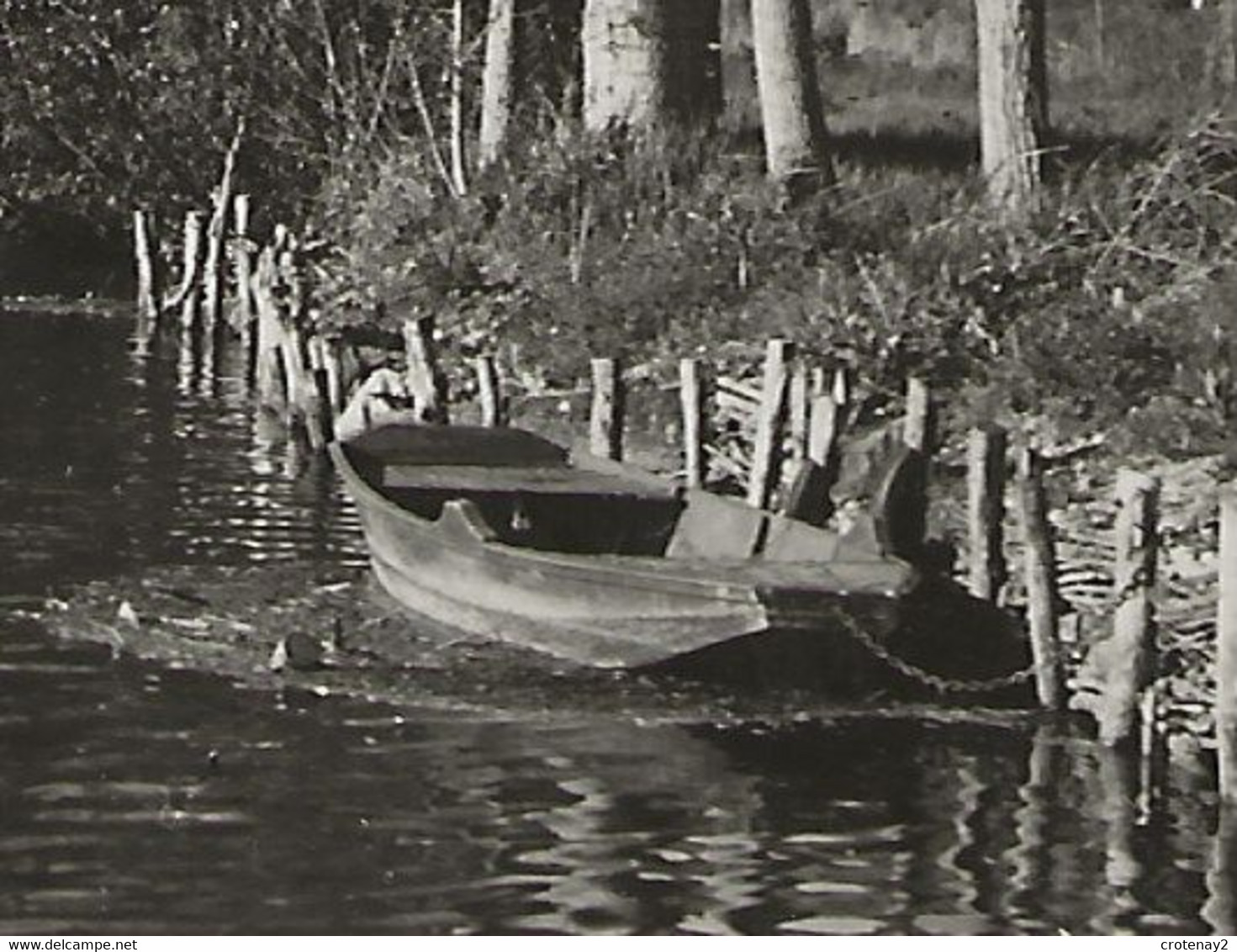 27 MARCILLY SUR EURE N°6 Paysage Sur L'Eure VOIR ZOOM Barque En 1950 - Marcilly-sur-Eure