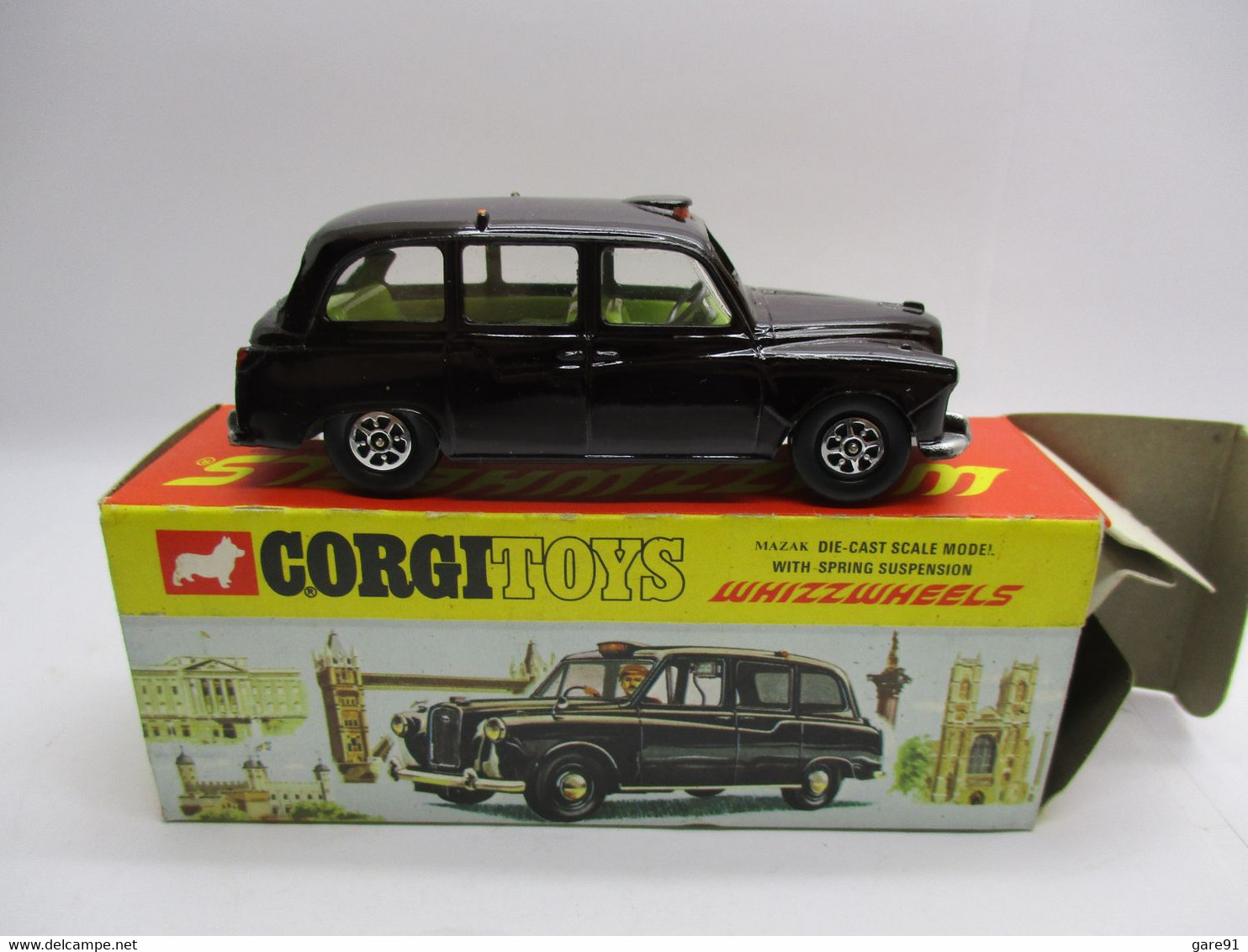 CORGI TOYS  AUSTIN LONDON TAXI LUHIZZWHEELS - Corgi Toys
