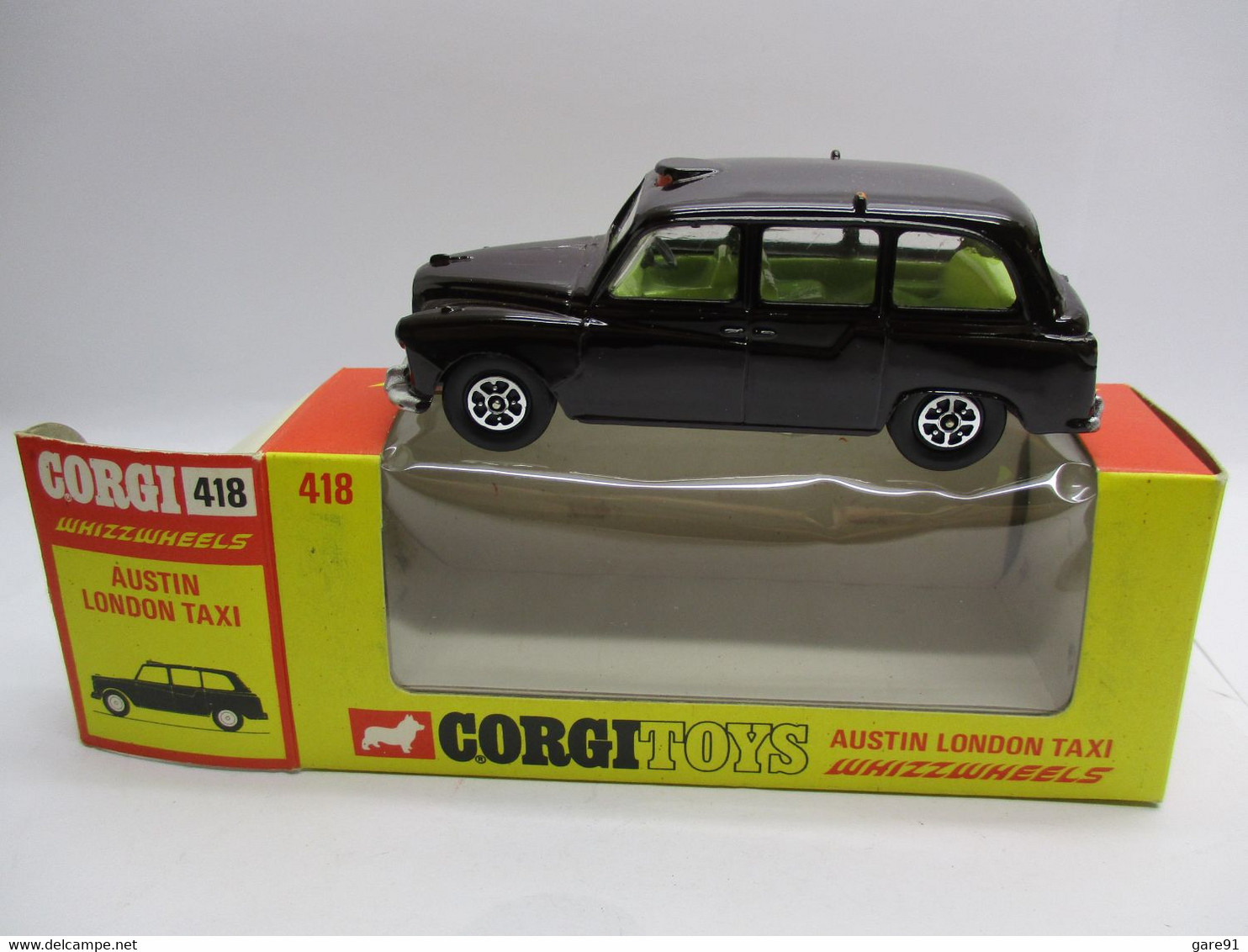 CORGI TOYS  AUSTIN LONDON TAXI LUHIZZWHEELS - Corgi Toys