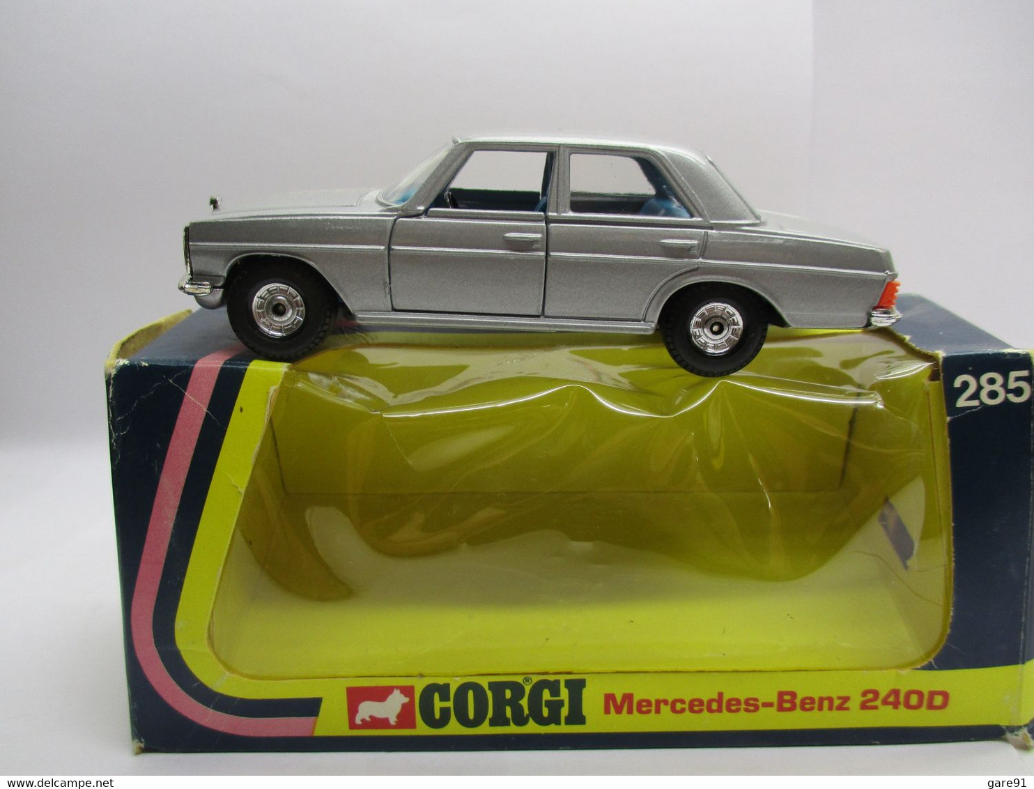 CORGI TOYS  MERCEDES-BENZ 240D - Corgi Toys