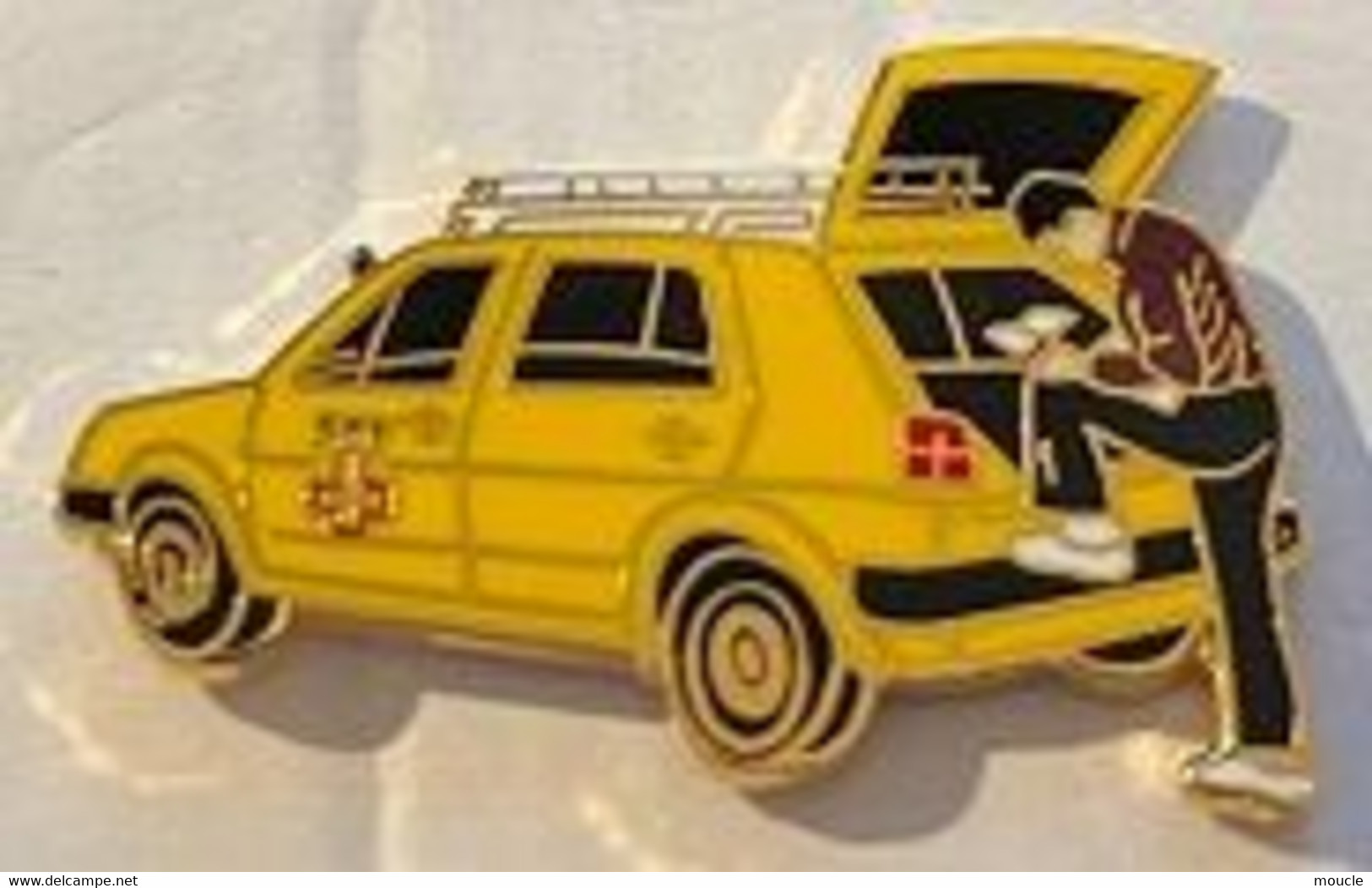 VOITURE VW GOLF POSTALE JAUNE - POSTE - POST - EGF - SUISSE - PTT - SCHWEIZ - SWITZERLAND - FACTEUR -  (31) - Post