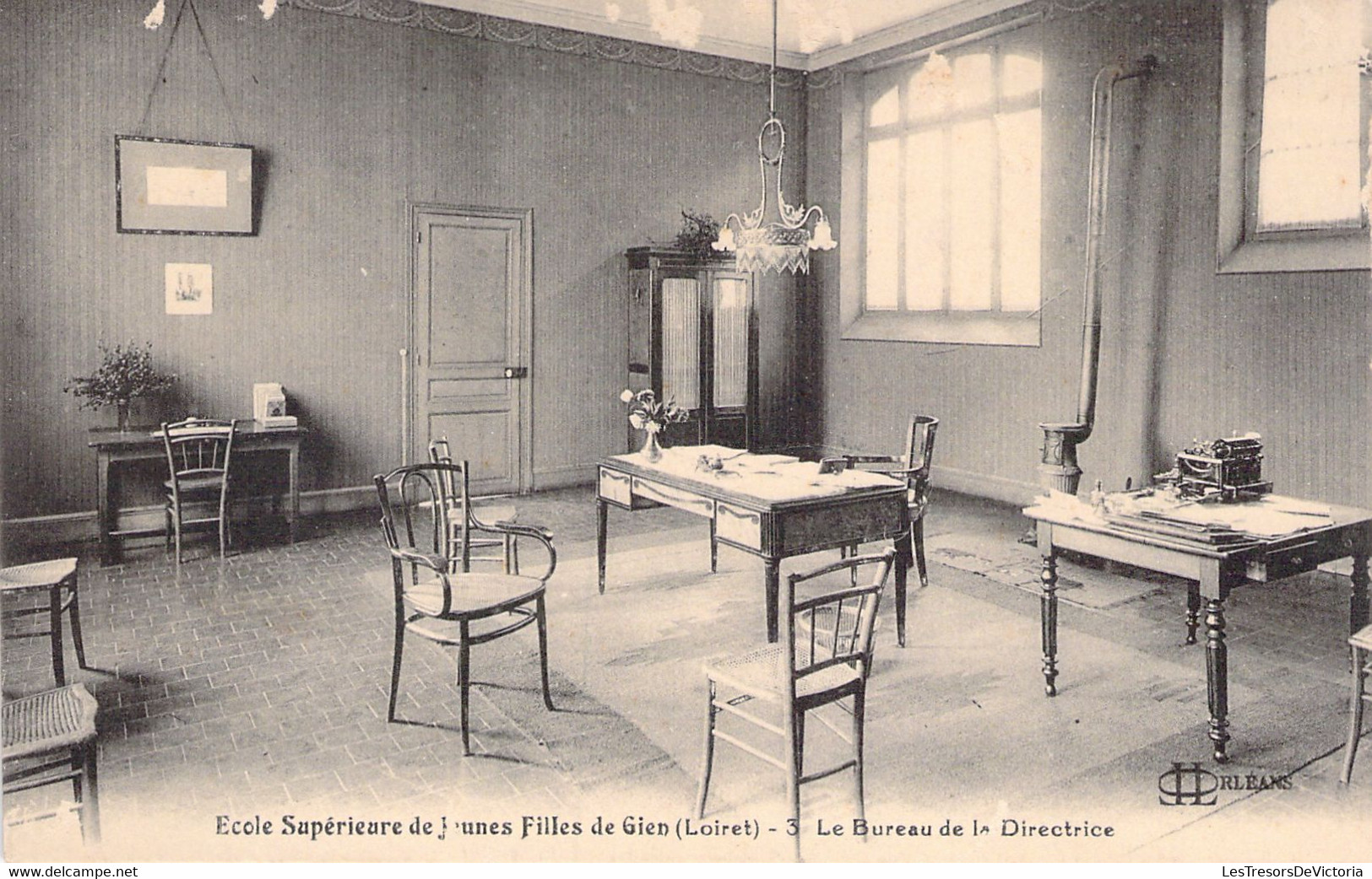 CPA - FRANCE - 45 - GIEN - Ecole Supérieure De Jeunes Filles - 3 - Le Bureau De La Directrice - Gien