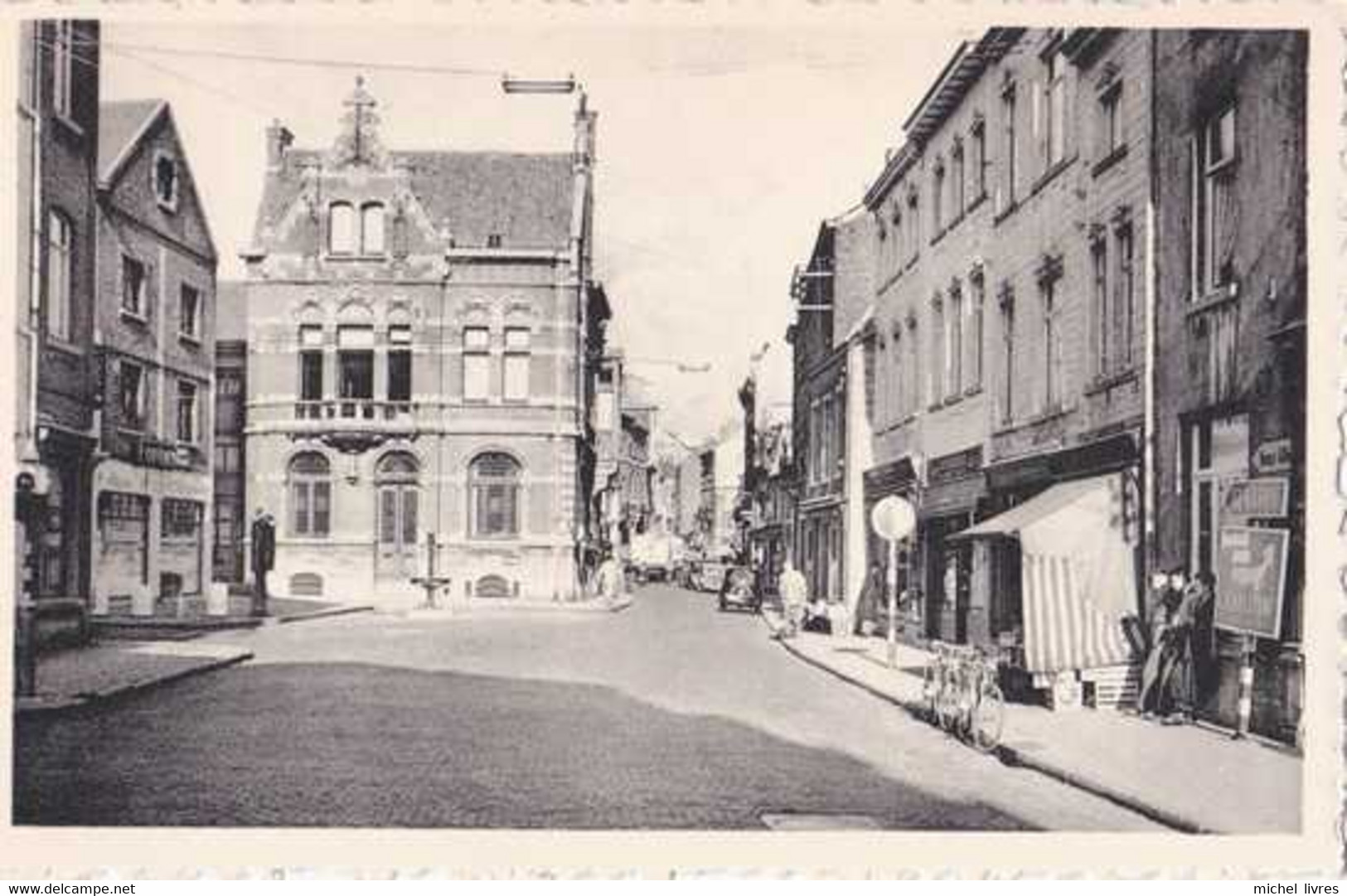 Nivelles - Rue De Namur - Pas Circulé - Animée - Nels - TBE - Nijvel