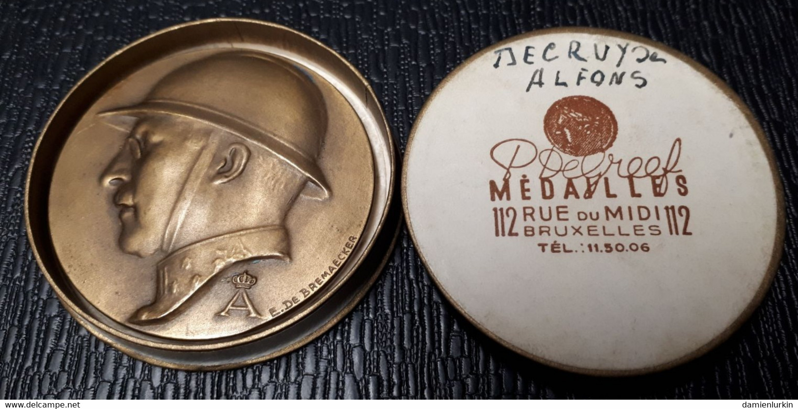 BELGIE MEDAILLE AAN DE CRUYCE ALFONS 29 JUNI 1952 NATIONAAL VERBOND DE OUDE GEDIENDE VAN KONING ALBERT 1ST 45.2GR 50MM - Adel