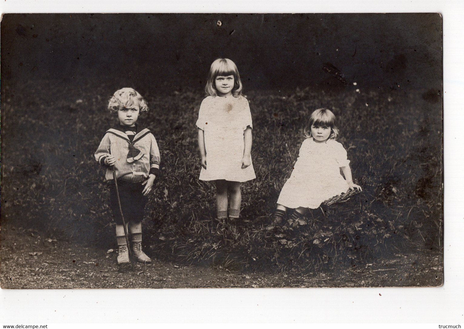 17 - HERVE Ou Sa Région - 3 Enfants Dans Un Jardin Ou Une Prairie *Photographe BRAHAM* - Herve