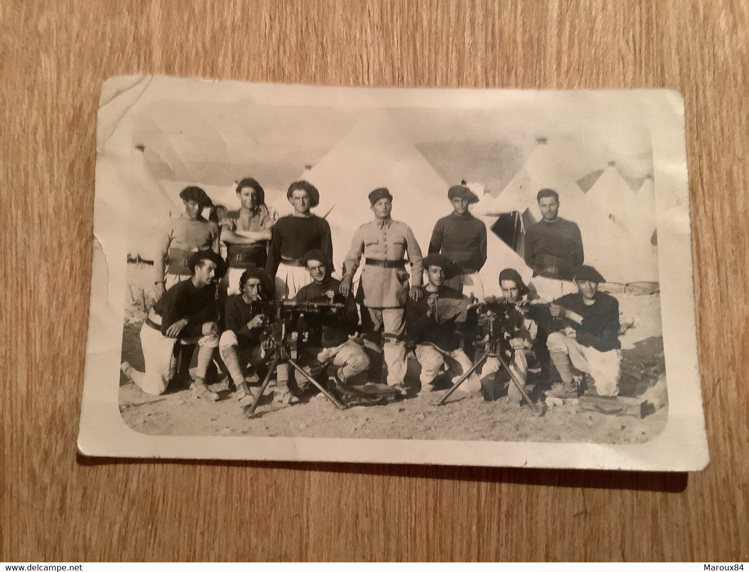 Carte Photo Groupe Militaires Régiment 173 Avec Mitrailleuses En Manœuvres. St Florent 1930 - Krieg, Militär