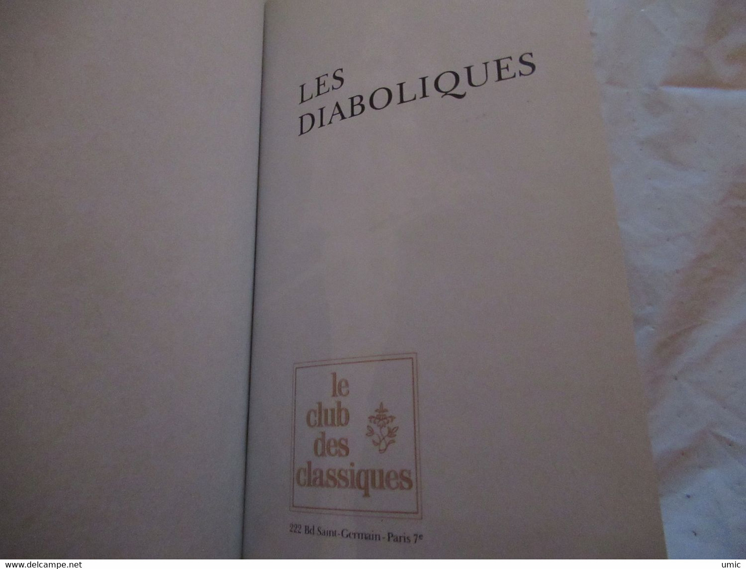 10 volumes , le club des classiques, avec de trés belles illustrations en début de chaque volume ,