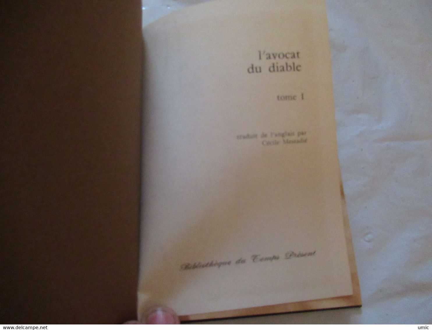 8 volumes bibliothèque du temps présent , aux éditions Rombaldi , trés belles illustrations et photos,