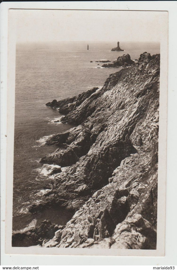 PLOGOFF - FINISTERE - POINTE DU RAZ - L'EPERON ET LE PHARE DE LA VIEILLE - Plogoff