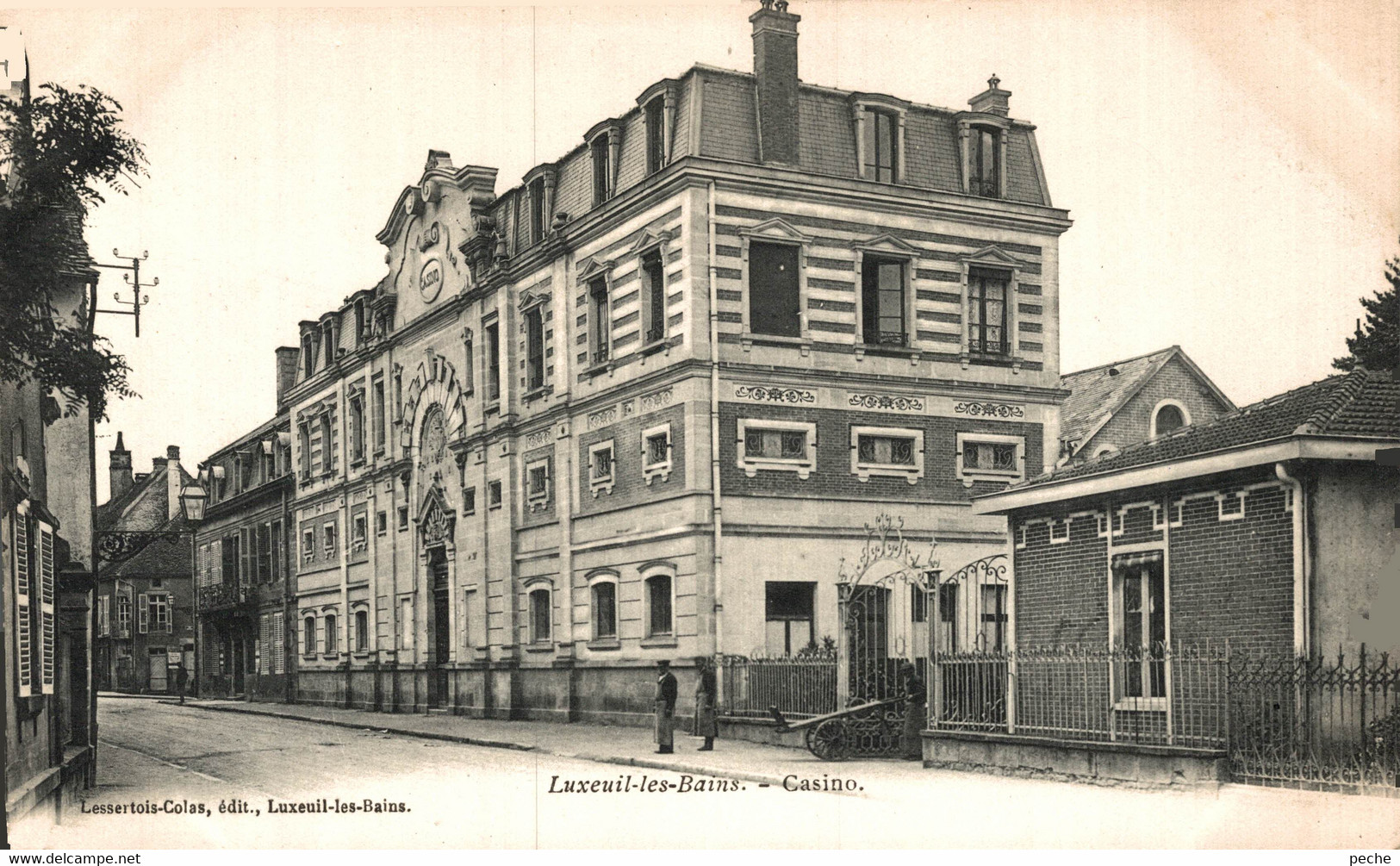 N°101733 -cpa Luxeuil Les Bains -casino- - Casinos