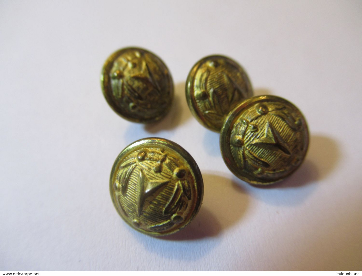 4 Mini-Boutons/ Militaria/ Pour Uniforme/ Laiton Doré / Origine & époque à Déterminer/ Début XXéme ?      BOUT131 - Buttons