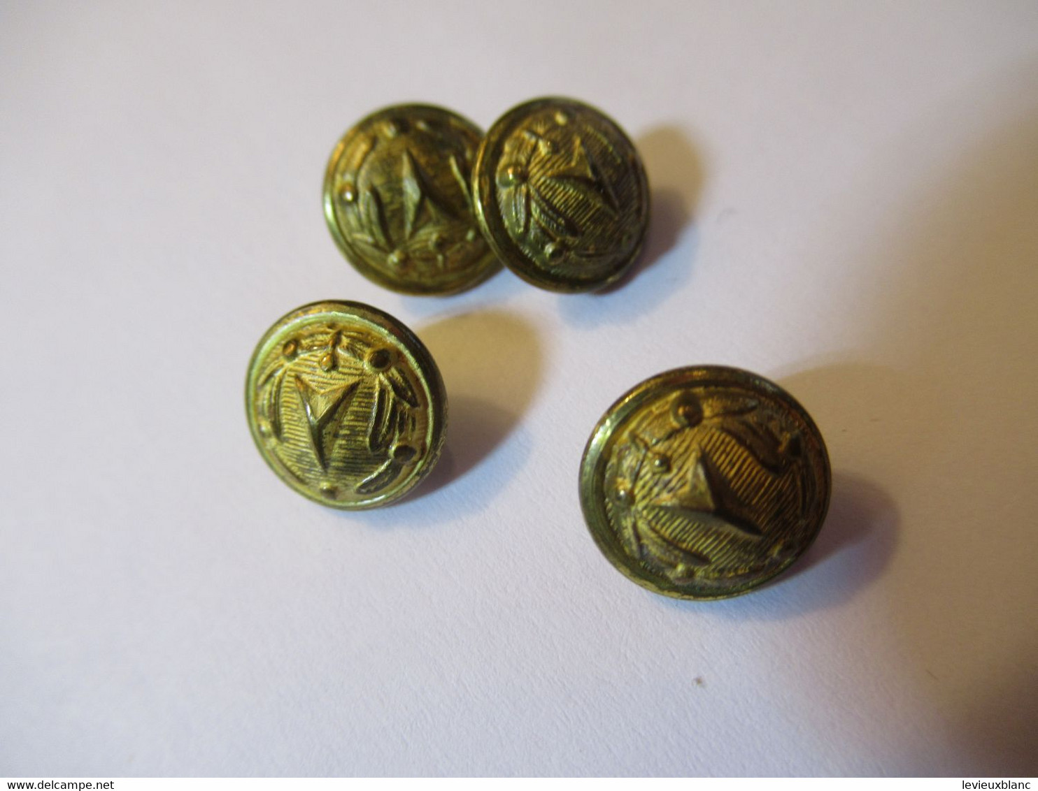 4 Mini-Boutons/ Militaria/ Pour Uniforme/ Laiton Doré / Origine & époque à Déterminer/ Début XXéme ?      BOUT131 - Botones