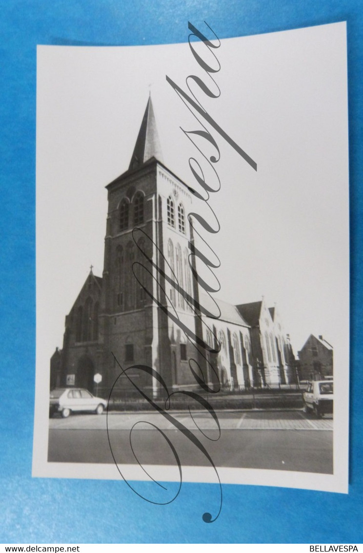 Kortemark Kerk    Foto-Photo Prive,opname 05/04/1986 - Kortemark