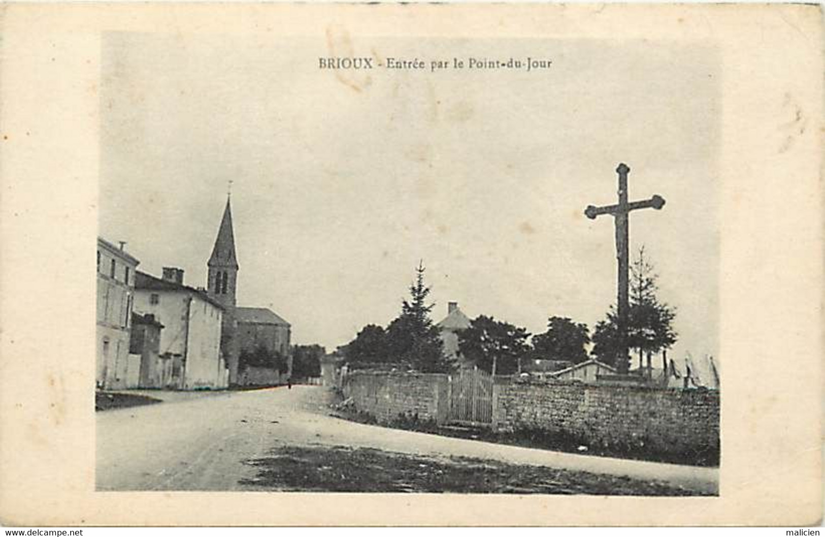 - Dpts Div.-ref-BG603- Deux Sèvres - Brioux Sur Boutonne - Entrée Par Le Point Du Jour - Calvaire - - Brioux Sur Boutonne