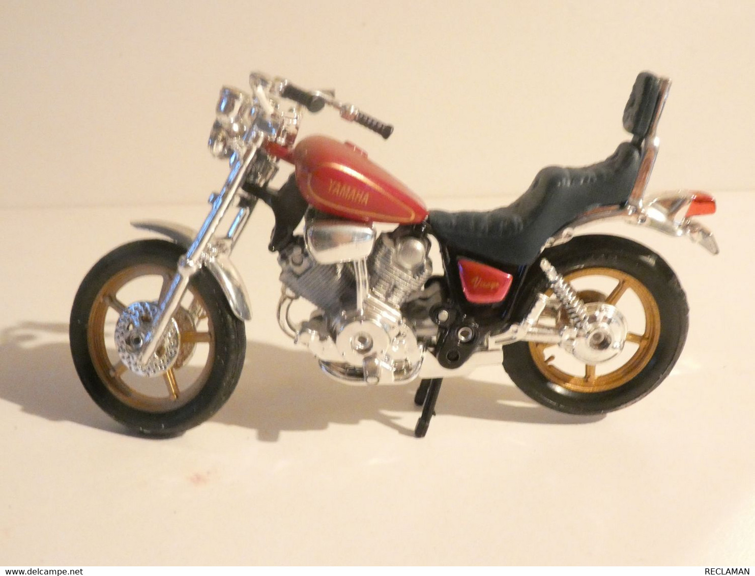 MAISTO Moto 1/18 Yamaha Virago 1000 XV Rouge - Motorcycles