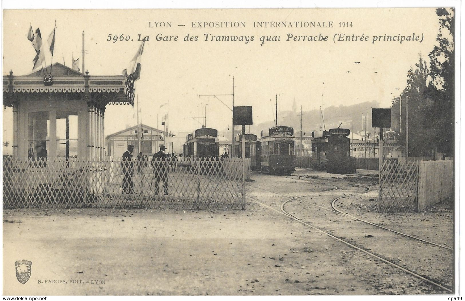 69  LYON   LA  GARE  DES  TRAMWAYS  QUAI  PERRACHE  ( ENTREE  PRINCIPALE ) - Andere & Zonder Classificatie