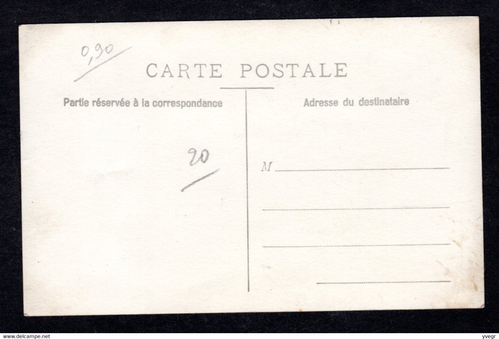 Carte-Photo D'un Bébé à Plat Ventre Sur Un Coussin - Genealogy