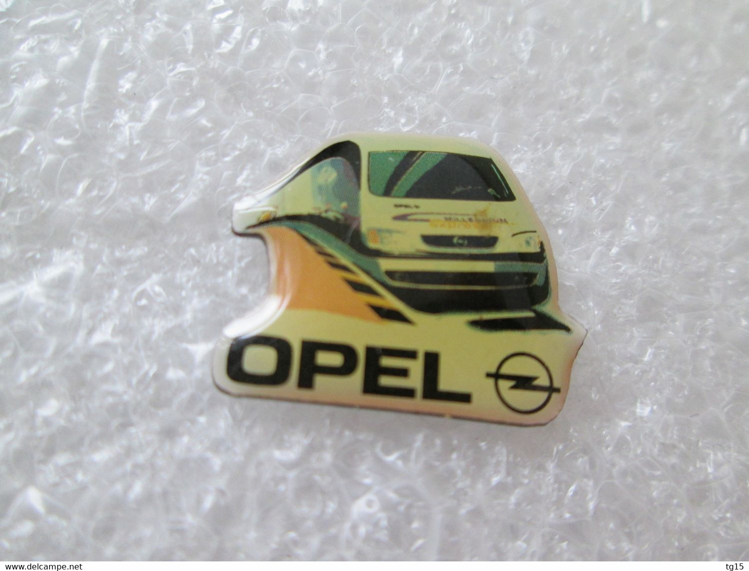 PIN'S    OPEL   ZAFIRA - Opel