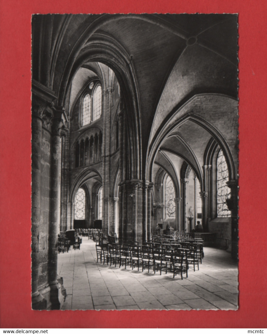 CPSM Grand Format -  Cathédrale St Etienne De Bourges - Déambulatoire - The Ambulatory - Bourges