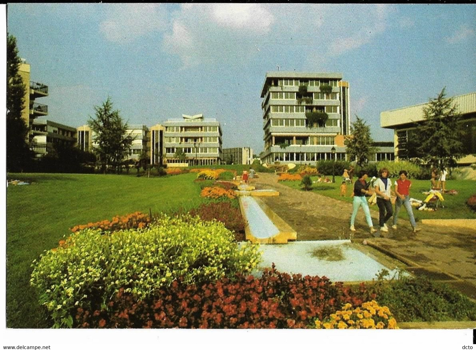 Le CHESNAY (78) Jardins De La Mairie Phot. Maurer, Cpm - Le Chesnay