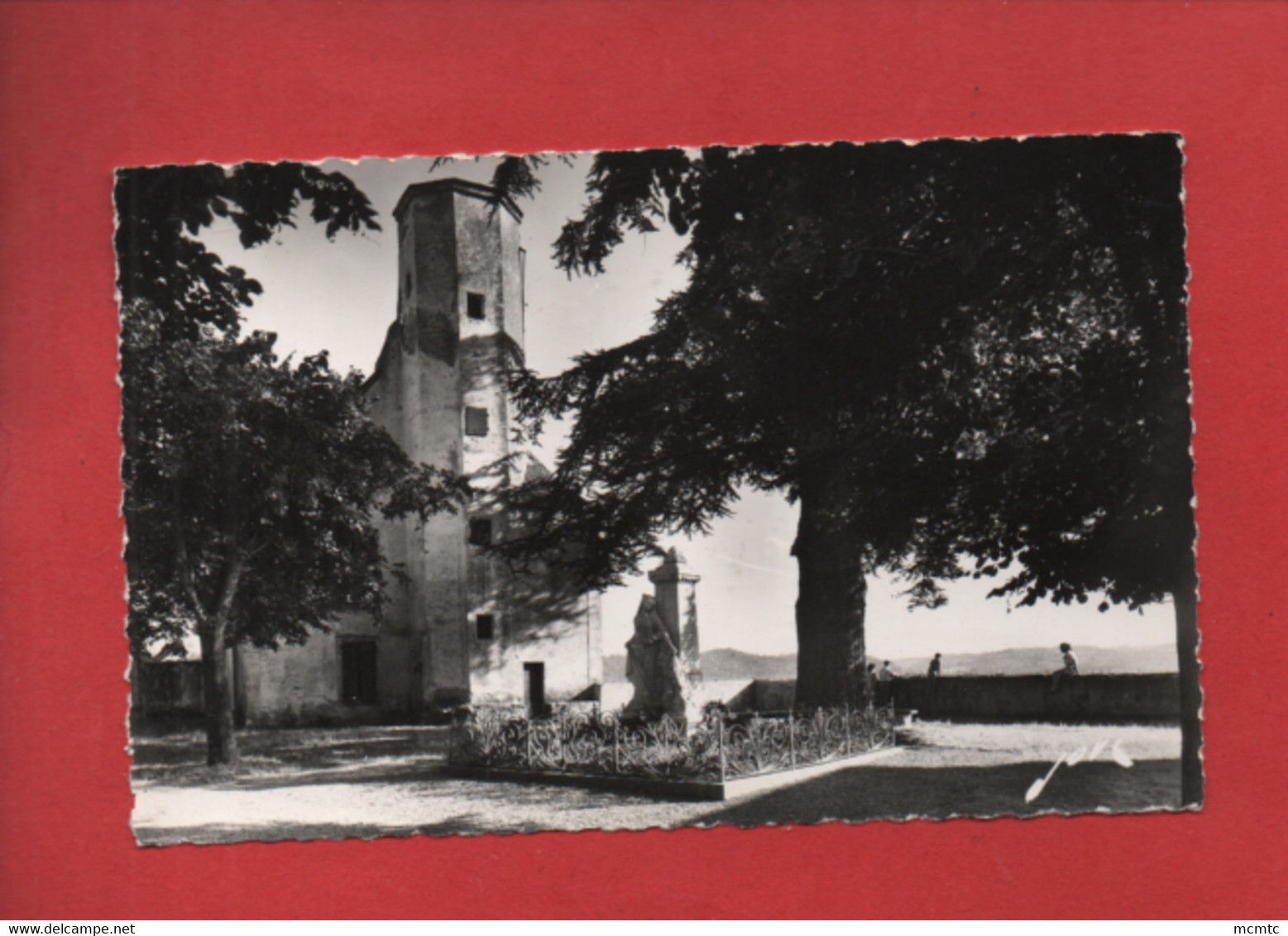 CPSM Petit Format - Lescar -  ( B.-P. ) -La Porte Du XIIe S. -Le Monument Aux Morts Et Le Belvédère Sur Les Pyrénées - Lescar