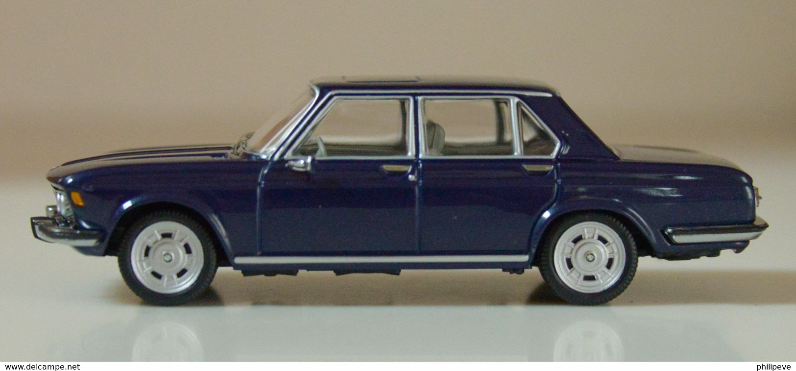 BMW 2500 - SCHUCCO 1:43 - Schuco