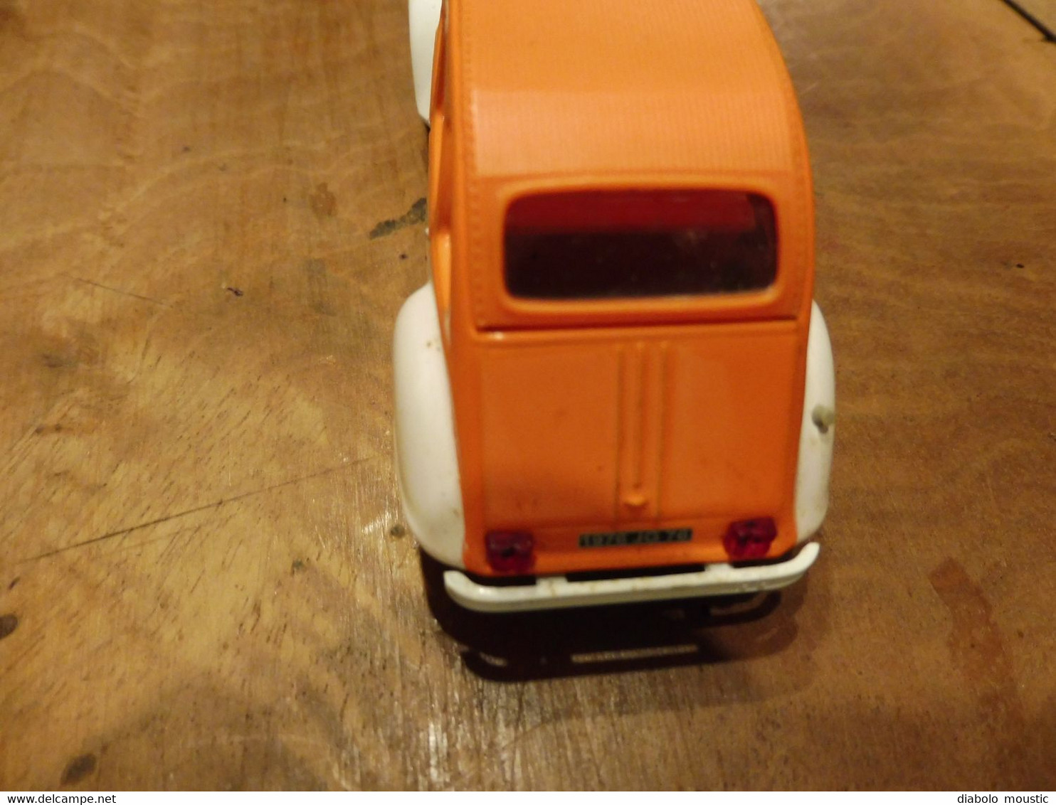 Modèle réduit 1/43e  CITROËN 2CV SPOT  1976   "NOREV" (état superbe et complet avec son emballage d'origine)