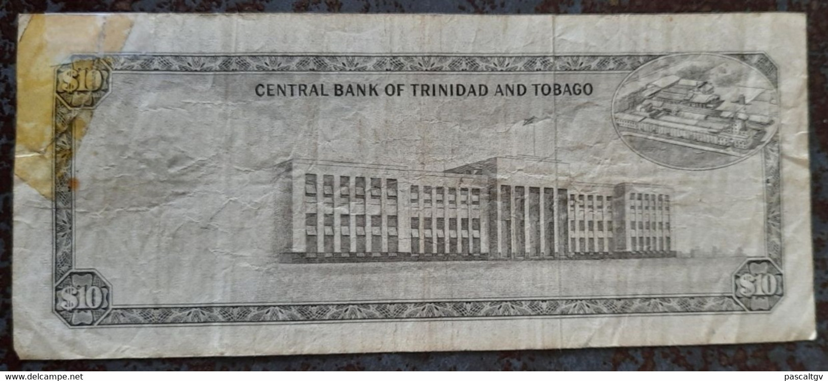 Billet - Trinidad And Tobago - 10 Dollars - 1964 - KM:28c - Coin Abimé Scotché - N° AZ818753 - - Trinidad En Tobago