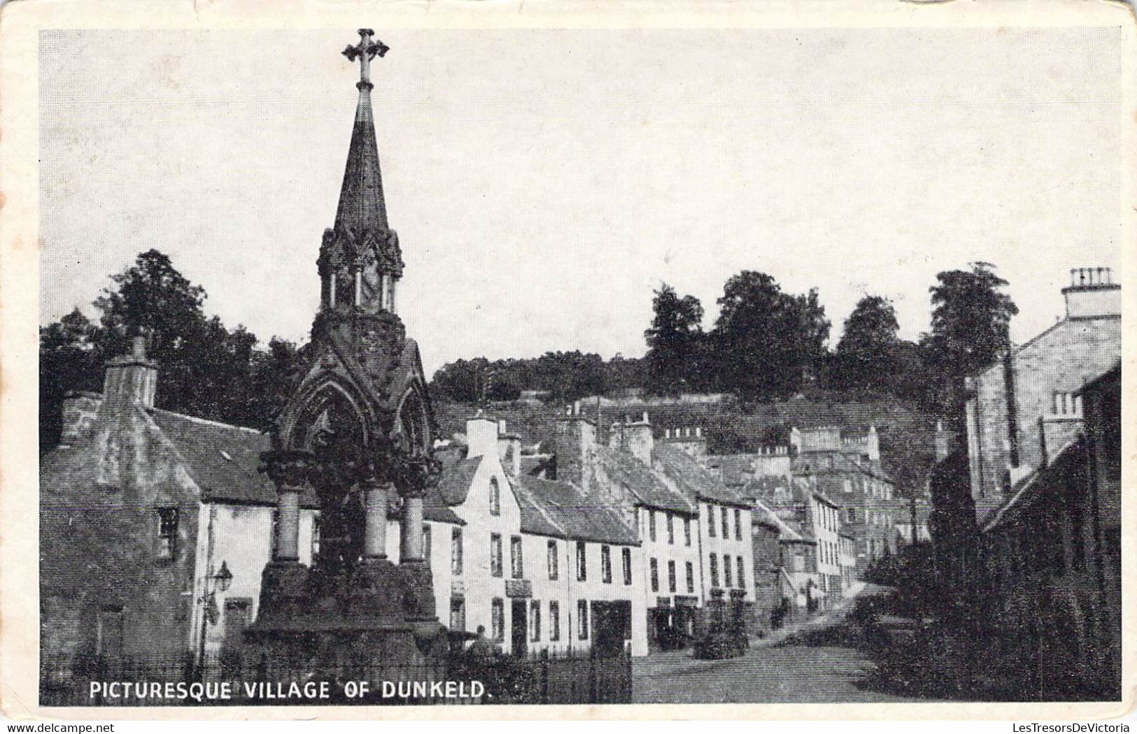 CPA Royaume Uni - Ecosse - Perthshire - Picturesque Village Of Dunkeld - Davidson's Silver Tone Series - Rue - Monument - Perthshire