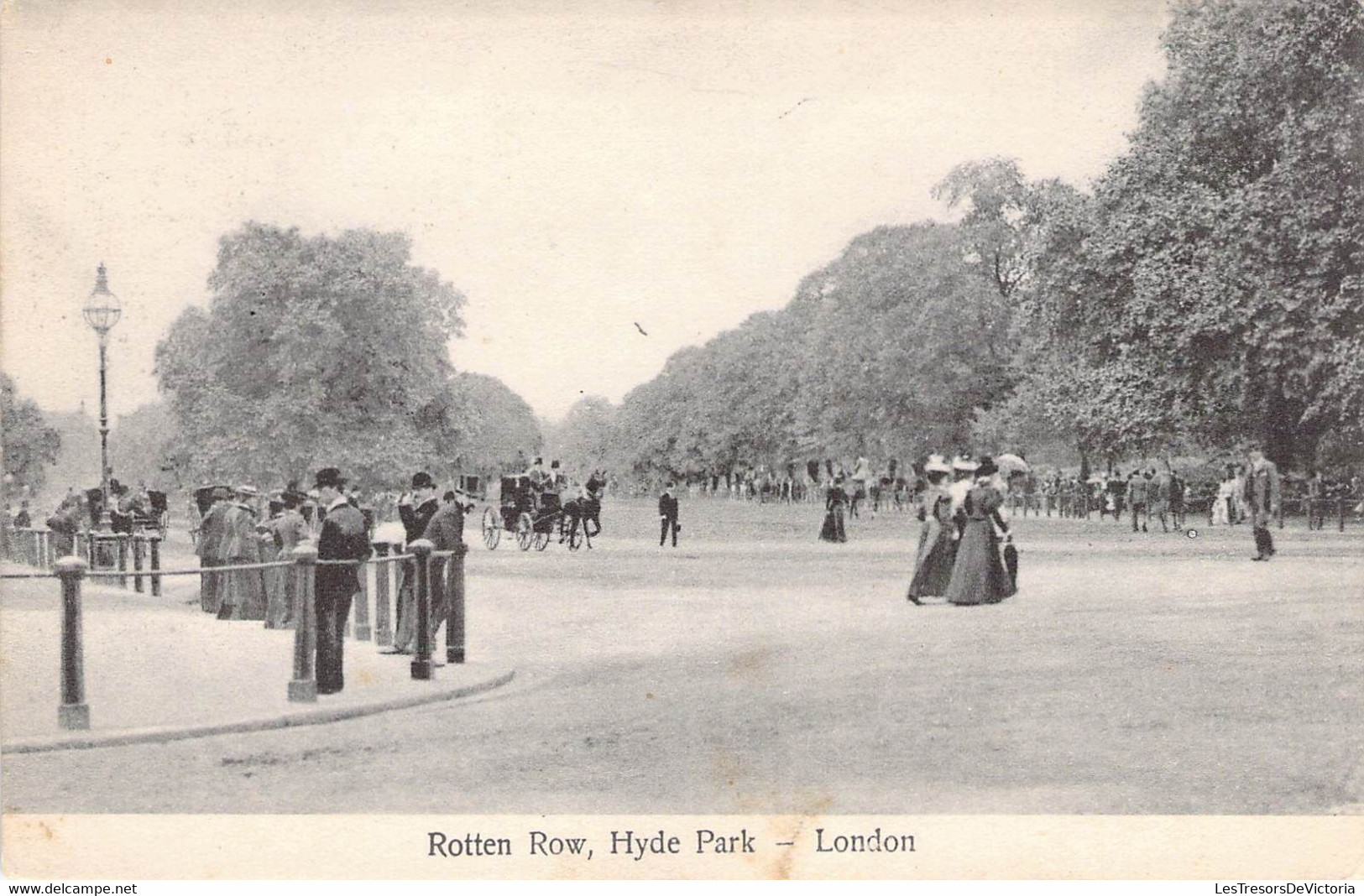 CPA Royaume Uni - Angleterre - London - Hyde Park - Rotten Row - Empire Series - London W. C. - Animée - Calèche - Hyde Park