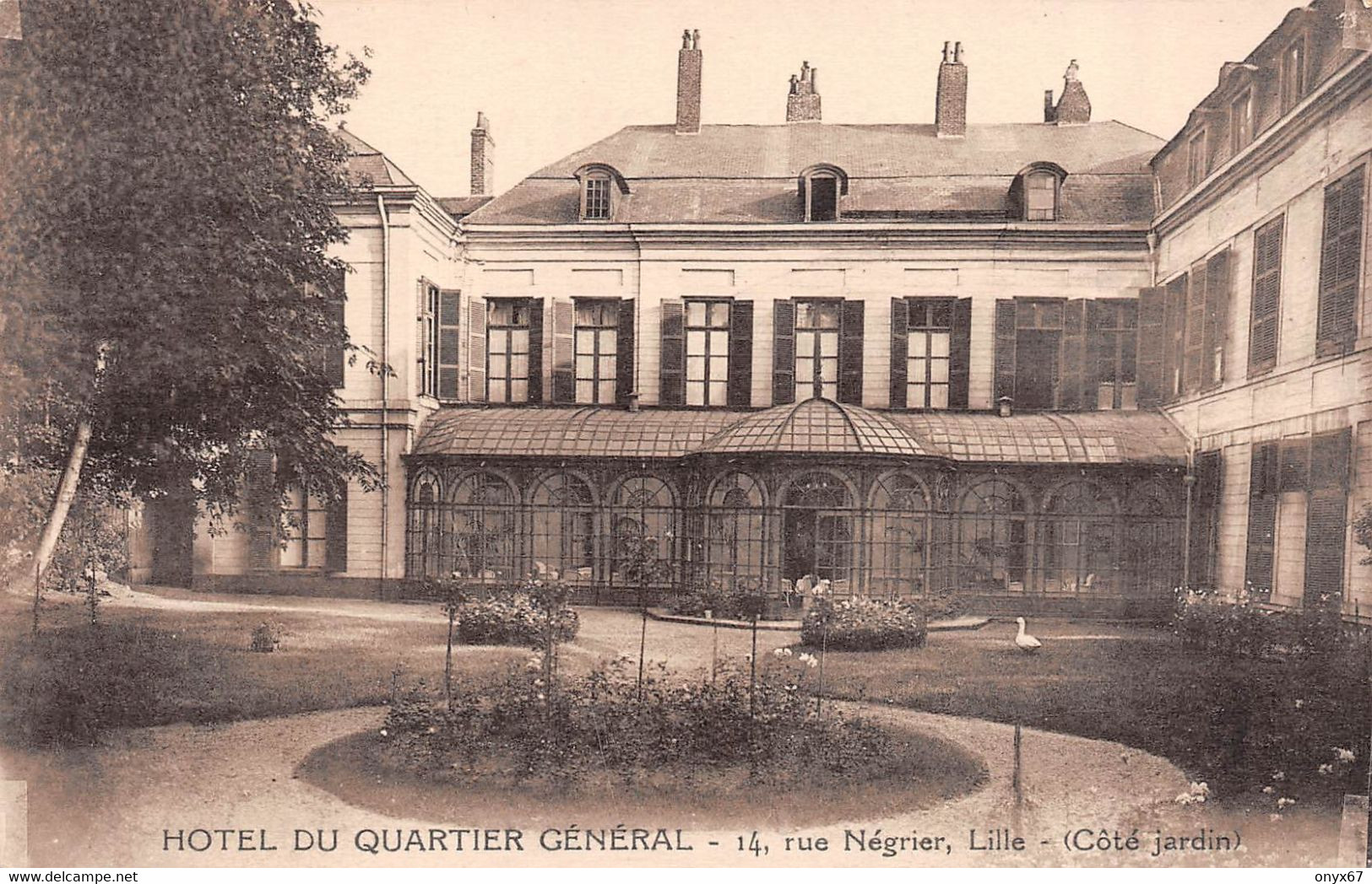 LILLE (59-Nord)  Hotel Du Quartier Général  14 Rue Négrier  (côté Jardin) - Lille