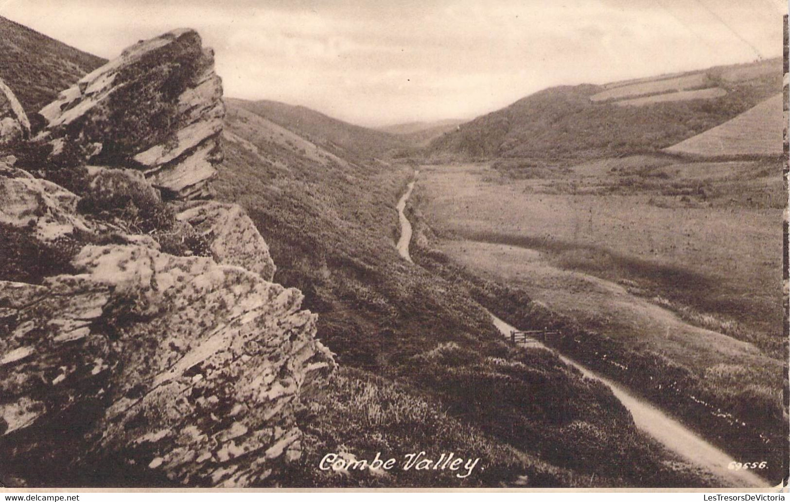 CPA Royaume Uni - Angleterre - Sussex - Combe Valley - F. Frith & Co. Ltd. - Oblitérée Bude Cornwall 1926 - Paysage - Otros & Sin Clasificación