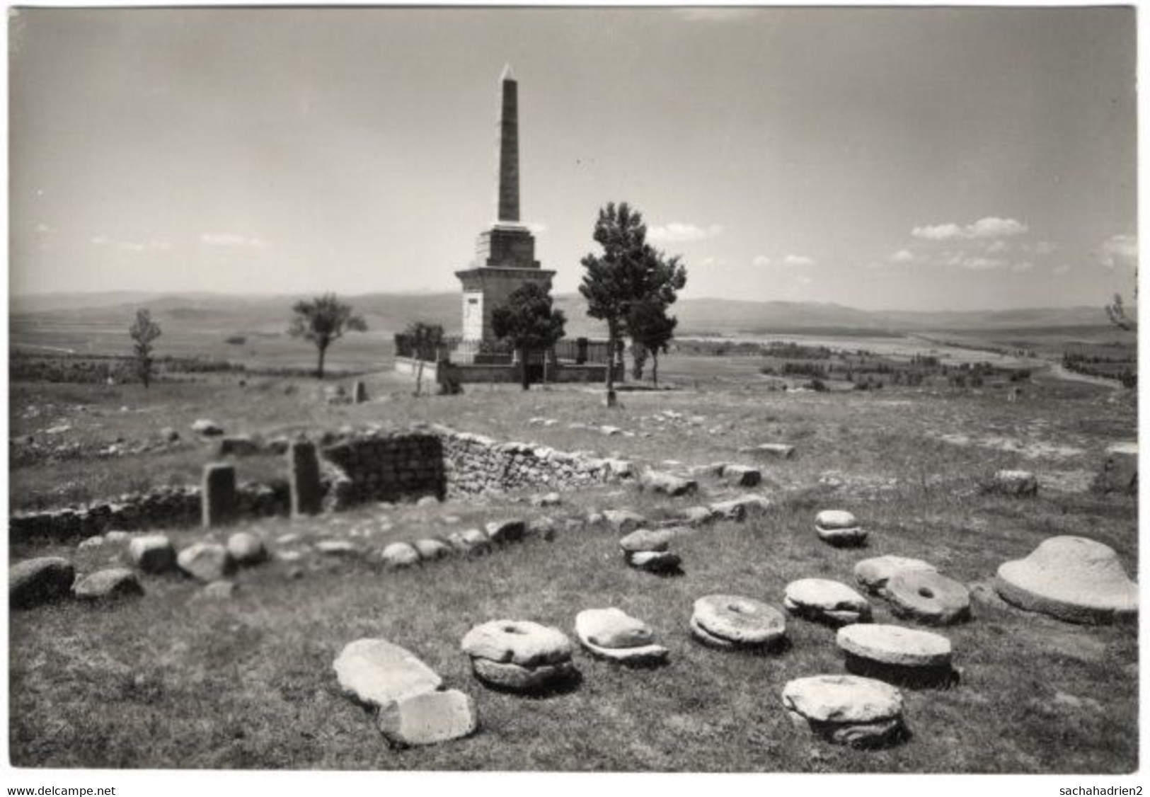 Gf. NUMANCIA. Molinos Celtiberos. Obelisco. 60 - Soria