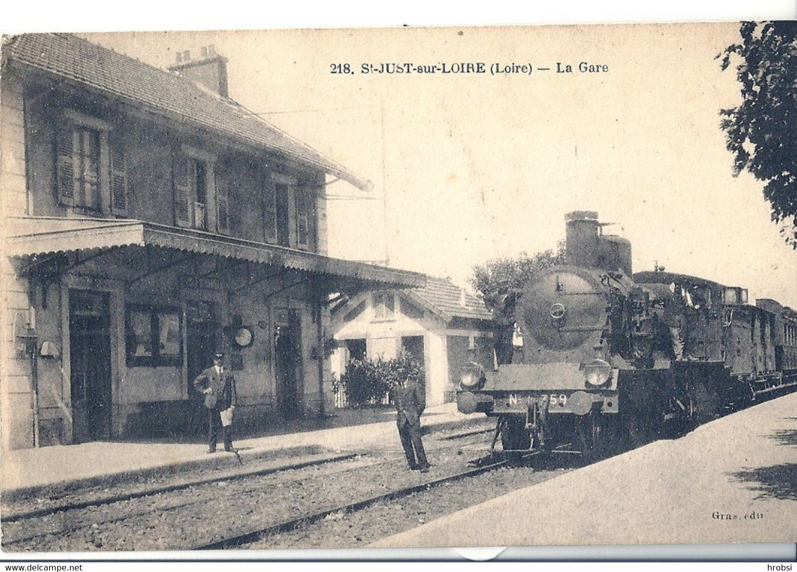 SAINT JUST SUR LOIRE, La Gare, Magnigfique Gros Plan De Train - Saint Just Saint Rambert