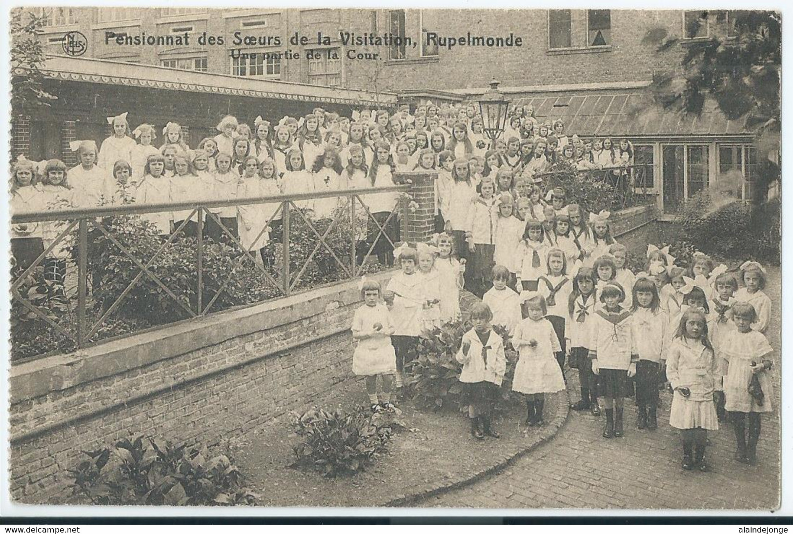 Rupelmonde - Pensionnat Des Soeurs De La Visitation - Une Partie De La Cour - Kruibeke