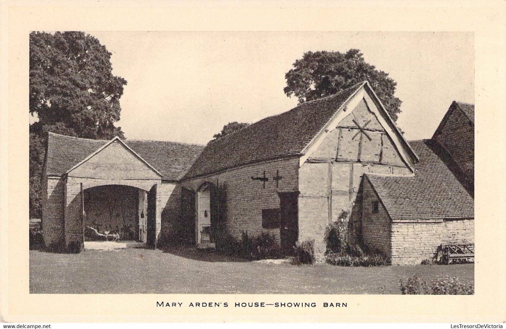 CPA Royaume Uni - Angleterre - Mary Arden's House - Showing Barn - Raphael Tuck & Sons Ltd. - The Worlds Art Service - Other & Unclassified