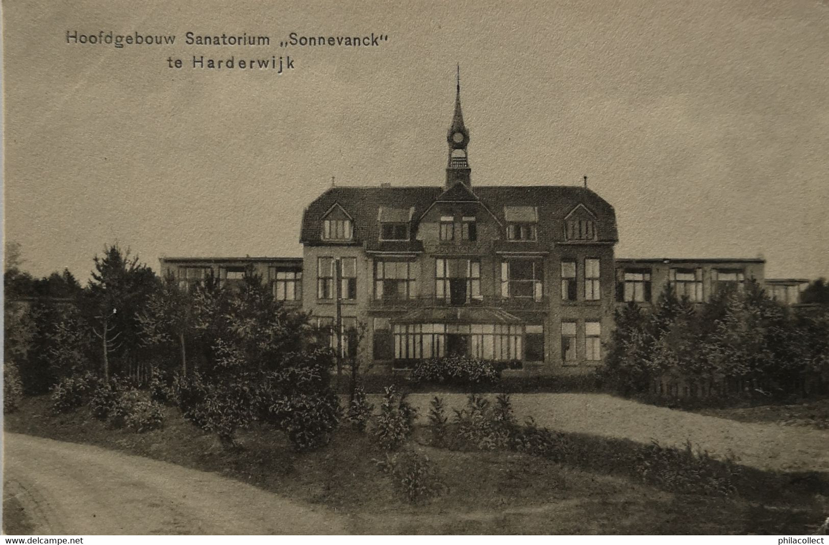 Harderwijk (Gld.) Hoofdgebouw Sanatorium Sonnevanck 19?? - Harderwijk
