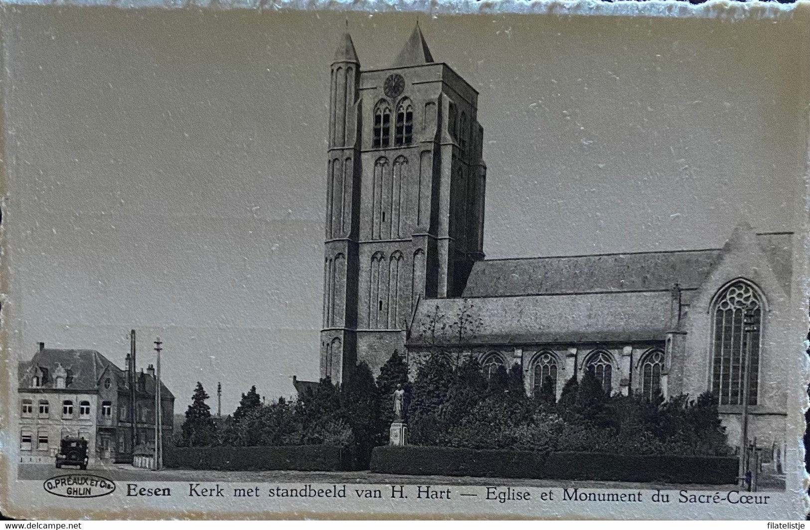 Esen Bij Diksmuide Kerk Met Standbeeld H. Hart - Diksmuide