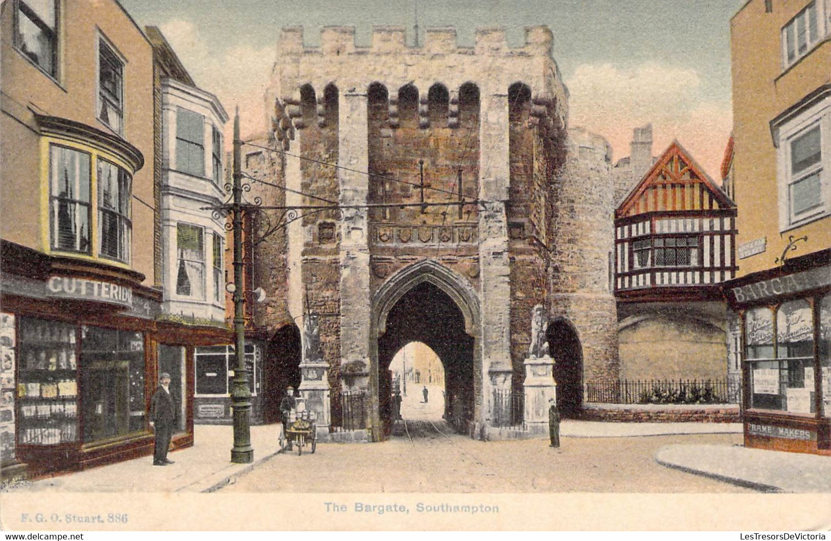 CPA Royaume Uni - Angleterre - Hampshire - Southampton - The Bargate - F. G. O. Stuart - Oblitérée - Colorisée - Southampton