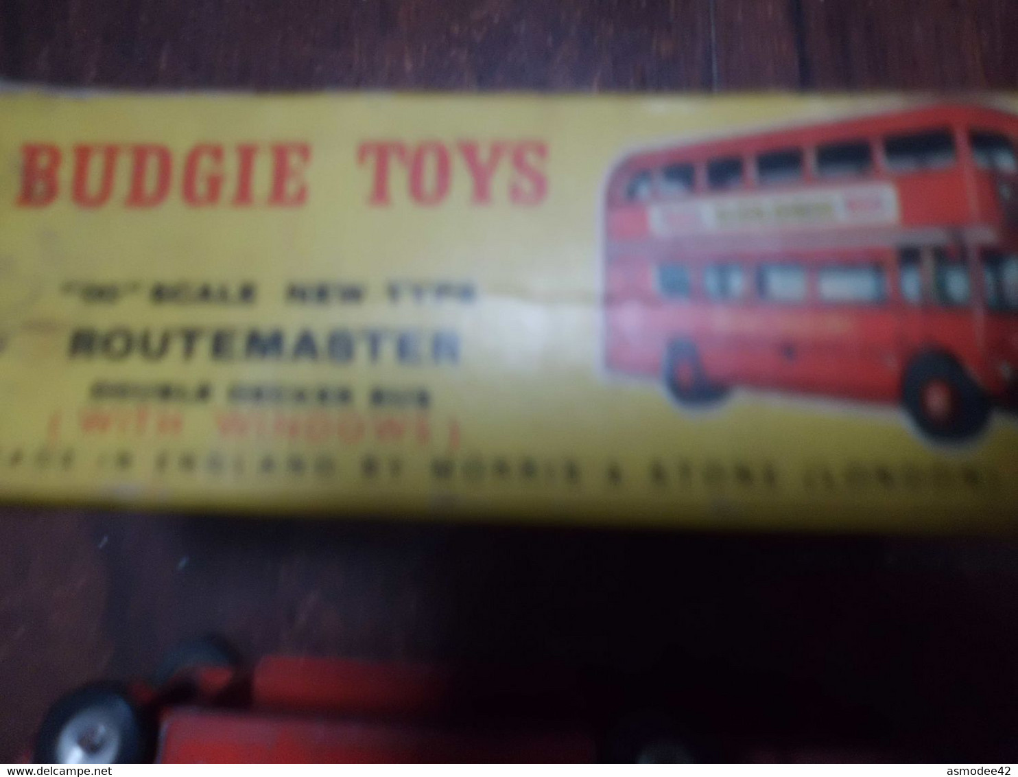 DINKY  BUS  ROUTEMASTER AVEC BOITE