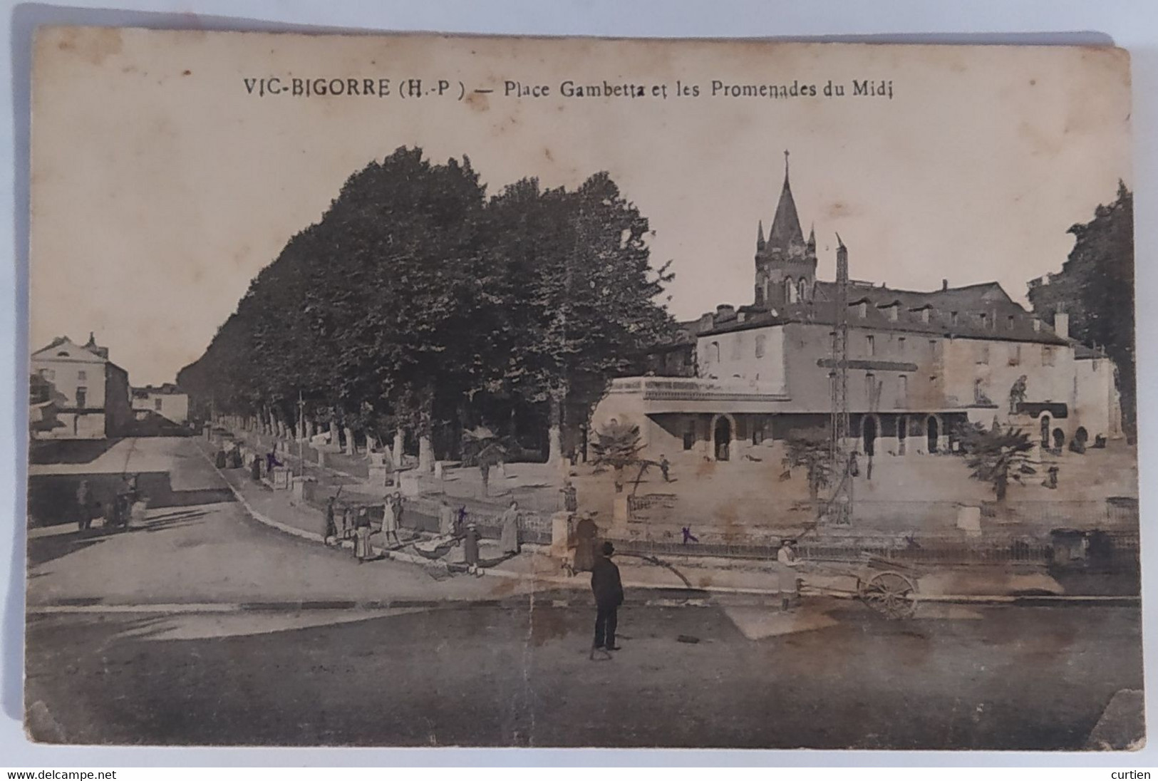 VIC Sur BIGORRE . 65 . Place Gambetta Et Promenades ( Tachée ) - Vic Sur Bigorre