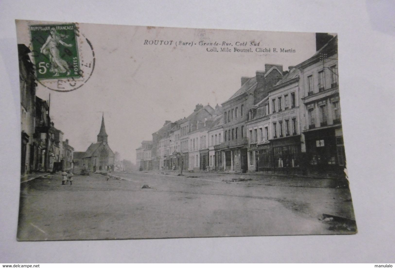 D 27 - Routot - Grande Rue - Côté Sud - Grand Choix De Meubles Et Literie - Routot