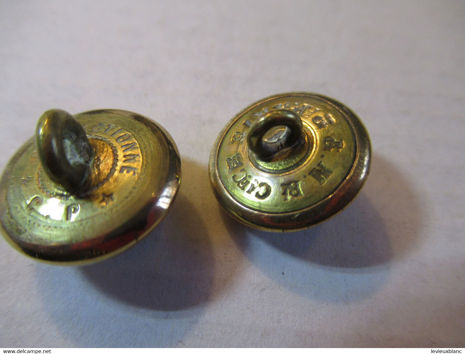 2 Mini-Boutons Anciens D'uniforme/Militaria/Grenade éclatant/Laiton Poli/A.M. & Cie M. Paris/15/ Début XXème   BOUT150 - Knöpfe