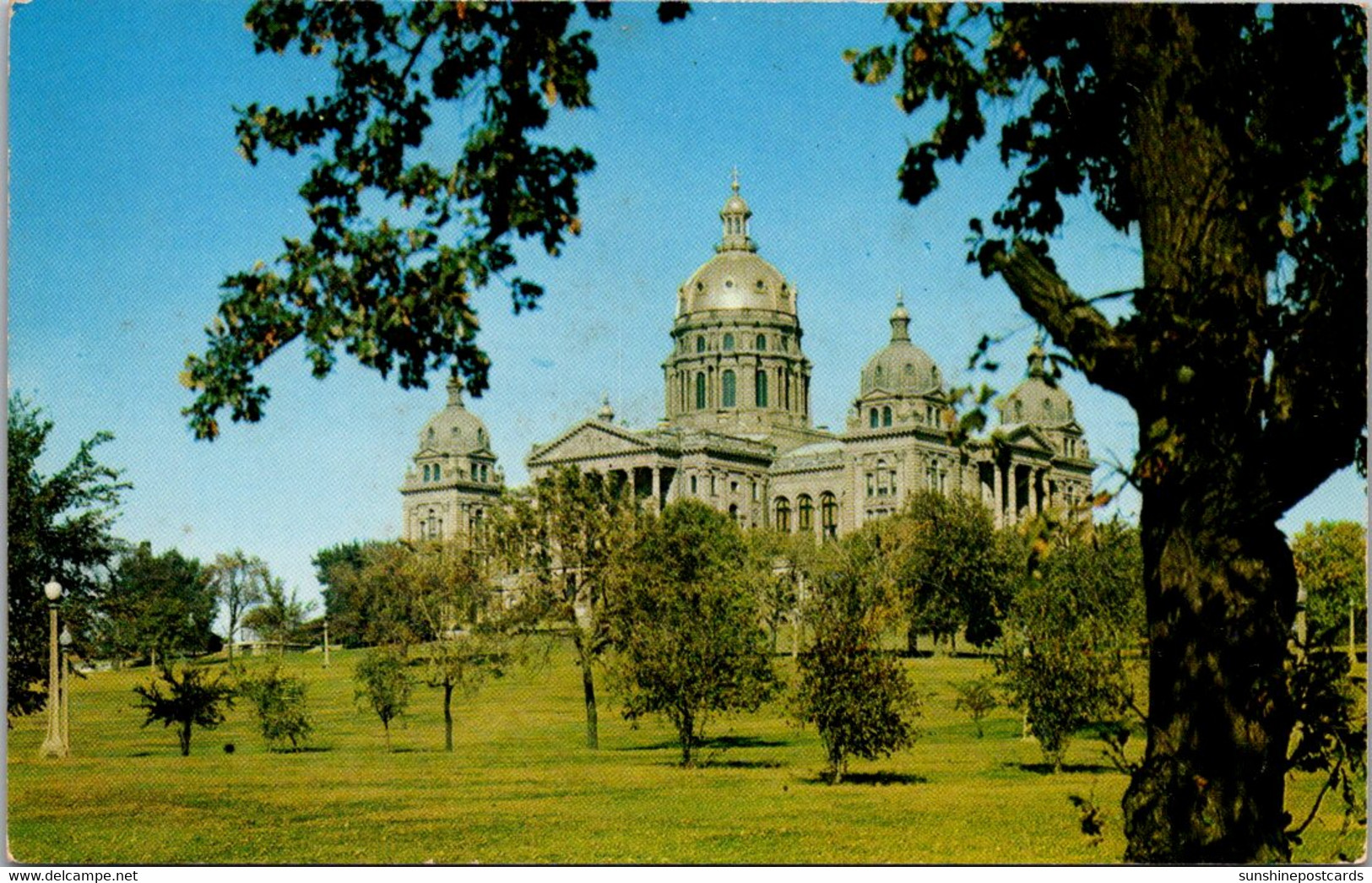 Iowa Des Moines State Capitol Building - Des Moines